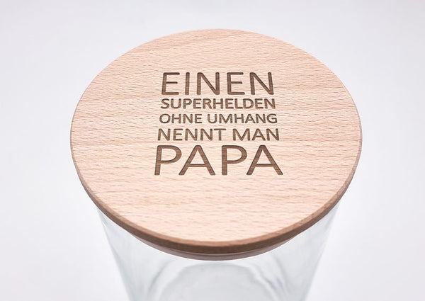 Geschenk-Glas "Einen Superhelden ohne Umhang nennt man Papa"