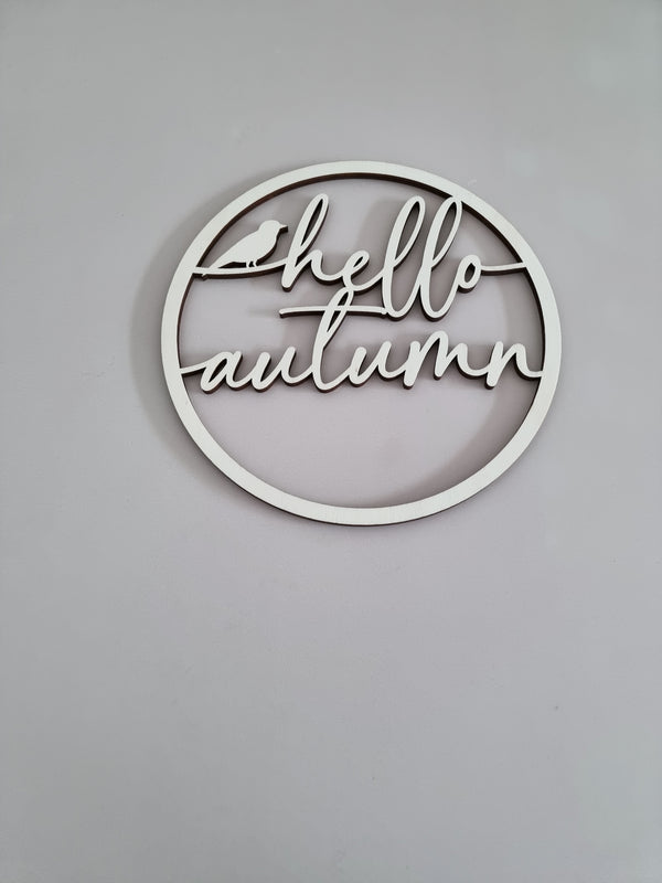 Holzkranz "hello autumn" mit kleinem Vogel